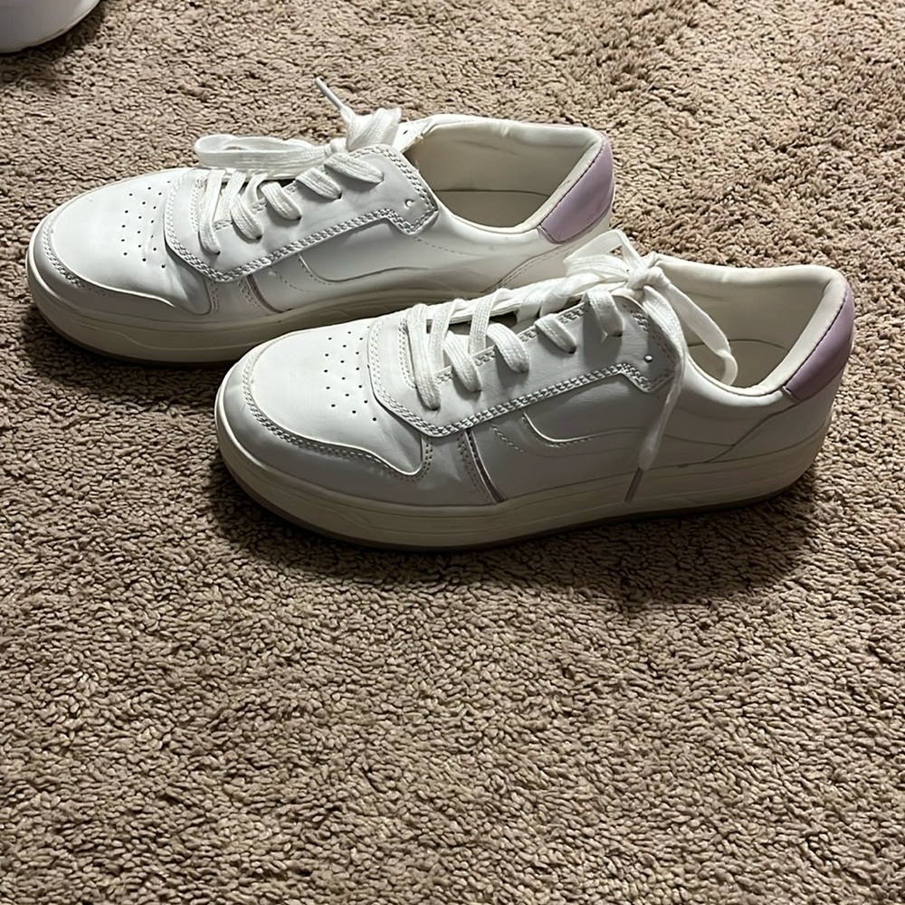 AE Women Platform White Shoes